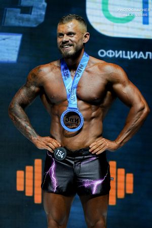 MEN'S PHYSIQUE 174